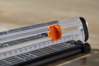 Fiskars SureCut rezačka papiera, formát A5 na výšku a A4 na šírku, precízna rezačka 3