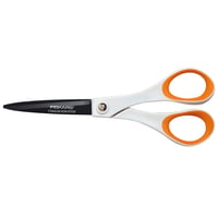 Univerzálne nepriľnavé nožnice Fiskars Titanium 18 cm, pre pravákov aj ľavákov, titánový povrch, čepeľ z nehrdzavejúcej ocele, biela/oranžová, 1004720 1