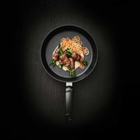 Fissler Adamant Comfort tava 28 cm – aluminijska, neprianjajuća, otporna na ogrebotine, indukcijska, crna, proizvedeno u Njemačkoj 5