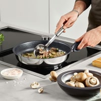 Panvica z nehrdzavejúcej ocele Fissler Adamant Premium (Ø 28 cm) – nepriľnavá, odolná proti poškriabaniu, vhodná na indukciu 6