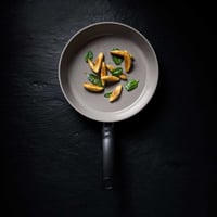 Set 2 tigăi Fissler Ceratal Comfort (24 + 28 cm), gri, înveliș ceramic, fără PFAS/PTFE, antiaderente, pentru inducție, aluminiu 5