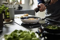 Sada 2 panvíc Fissler Essential Black 24 + 28 cm – hliník, keramický povrch, indukcia, bez PFAS/PTFE – vyrobené v Nemecku 5