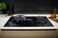 Sada 2 panvíc Fissler Essential Black 24 + 28 cm – hliník, keramický povrch, indukcia, bez PFAS/PTFE – vyrobené v Nemecku 3