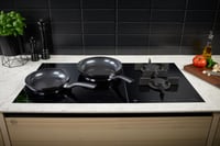 Sada 2 panvíc Fissler Essential Black 24 + 28 cm – hliník, keramický povrch, indukcia, bez PFAS/PTFE – vyrobené v Nemecku 2