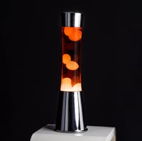 FISURA Lava lampa narančasta - Srebrno kromirano postolje, narančasta tekućina i lava, sa zamjenskom žaruljom - 11 x 11 x 39,5 cm 7