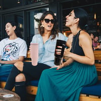 FloweryOcean 1200 ml Termobögre Fogantyúval és Szívószállal - Dupla Falú Rozsdamentes Acél Hőszigetelt Utazóbögre Meleg és Hideg Italokhoz,  6