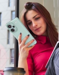 Foluu Folyékony Szilikon Tok Xiaomi Redmi Note 13 Pro Plus 5G Telefonhoz - Ütésálló Védőtok Mikroszálas Béléssel, Vékony Kialakítás, Világos 7