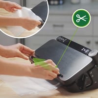Sistem de vidare multifuncțional FoodSaver VS3190X cu aparat de vidare manual, 1 rolă de vidare, 4 pungi de vidare și 4 pungi cu fermoar, argintiu-negru 6