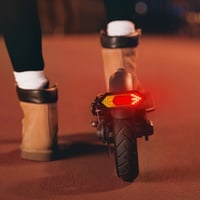 Fututech LED irányjelző szett Xiaomi M365 Pro elektromos rollerhez - hátsó figyelmeztető lámpa 8