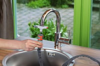 Gardena 18210-20 Kohútiková prípojka pre vnútorné kohútiky – s vonkajším závitom M 22 x 1 a vnútorným závitom M 24 x 1, adaptér na pripojenie zavlažovacieho systému 9