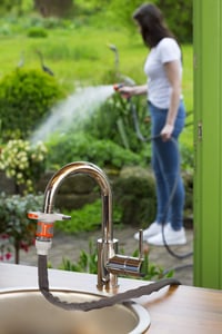 Gardena 18210-20 Kohútiková prípojka pre vnútorné kohútiky – s vonkajším závitom M 22 x 1 a vnútorným závitom M 24 x 1, adaptér na pripojenie zavlažovacieho systému 10