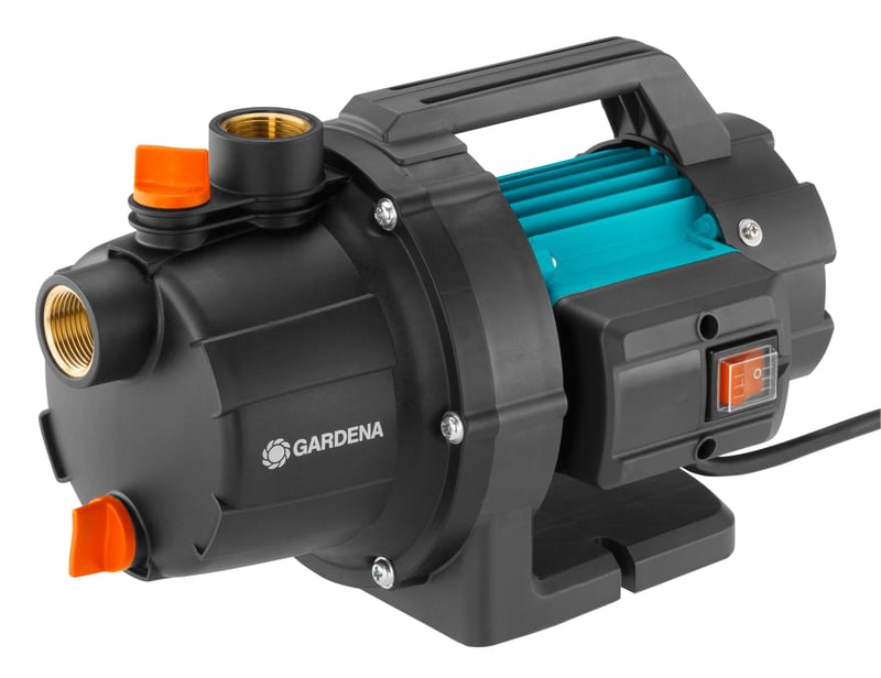 Gardena 3000/4 Basic kerti szivattyú – 3000 l/h, 600 W, rozsdamentes acél tengely, öntözőrendszerhez (9010-47)