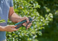 Gardena AssistCut akkumulátoros metszőolló 25mm vágási átmérővel USB-C töltéssel - Single 8