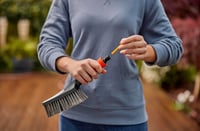 Gardena Cleansystem ručna četka S Soft s priključkom za crijevo, plosnatom glavom četke, za uska mjesta i osjetljive površine, s regulatorom protoka (18840-20) 5