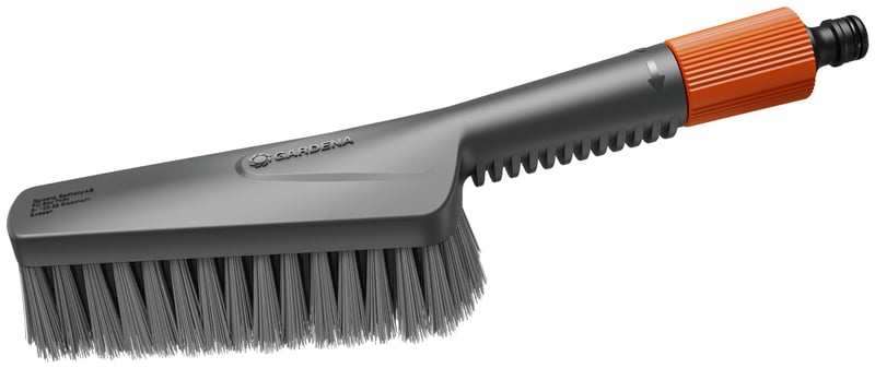 Gardena Cleansystem ručna četka S Soft s priključkom za crijevo, plosnatom glavom četke, za uska mjesta i osjetljive površine, s regulatorom protoka (18840-20)