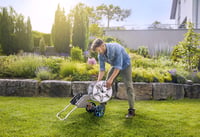 Vozík na hadicu Gardena CleverRoll L Easy Metal – kapacita 100 m, kovový rám, šikmé pripojenie, ochrana proti odkvapkávaniu, ručná kľučka 7