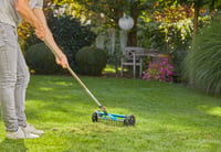 Ručný vertikutátor Gardena Combisystem, pracovná šírka 32 cm, na odstraňovanie machu a buriny, s robustnými kolesami, 3395-88 3