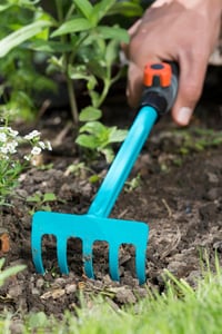 GARDENA combisystem Virágágy Gereblyé 8,5cm Ergonomikus Nyéllel - Flower Rake 3