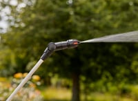 Akumulátorový tlakový postrekovač Gardena EasyPump 5 l – teleskopická tryska, ramenný popruh, ochrana dýzy (11136-20) 6