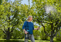 Akumulátorový tlakový postrekovač Gardena EasyPump 5 l – teleskopická tryska, ramenný popruh, ochrana dýzy (11136-20) 3