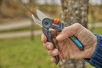 Gardena ExpertCut metszőolló gyümölcsfákhoz, 22 mm vágási átmérő, rozsdamentes acél pengék, bypass vágási rendszer 8