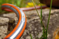 Záhradná hadica Gardena Premium SuperFLEX 13 mm (1/2"), 30 m, čierna, profil Power-Grip, 35 barov, odolná voči UV žiareniu, flexibilná (18096-20) 4