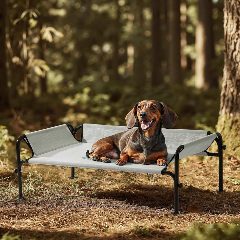 Gardner Pet Vyvýšená posteľ pre psov, vonkajší chladiaci pelech s 3-strannou ohradou, sivá, veľkosť S, 88x55x31 cm, prateľná, priedušná sieťovina