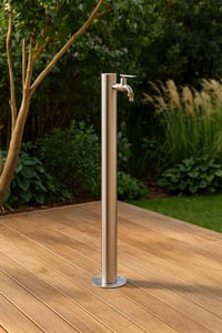 Záhradný vodný stĺpik GARDWELL z nehrdzavejúcej ocele 93 cm, Ø 63 mm, brúsený nerez 304, s 2 výtokmi, skryté pripojenie vody, záhradný kohútik s montážou na podlahu 2