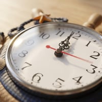 Ceas de masă decorativ Garneck în formă de far, din rășină, stil retro, ceas pentru noptieră, mecanism silențios, ornament pentru living sau birou, stil maritim 4