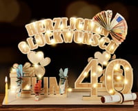 Giftota Fa Pénzajándék Tartó 40. Születésnapra LED Fényekkel - Egyedi Ajándék Férfiaknak/Nőknek, Festhető, Dekorálható Fa Tábla 1