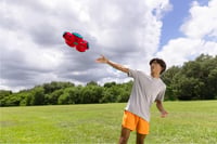 Hádzací disk a loptička Goliath Wahu Phlat Ball Classic v jednom, červená – 22,9 cm frisbee, 15,7 cm loptička – vonkajšia hračka pre deti od 5 rokov 4