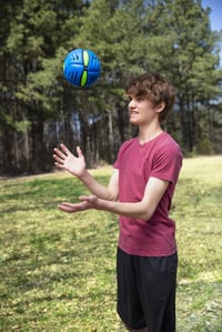 Hádzací disk a loptička Goliath Wahu Phlat Ball Classic v jednom, červená – 22,9 cm frisbee, 15,7 cm loptička – vonkajšia hračka pre deti od 5 rokov 5
