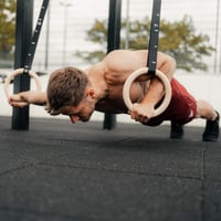 GORNATION Drevené gymnastické kruhy, Gym Rings, kruhy na kalisteniku, olympijské gymnastické kruhy + upevňovacie popruhy so značkami a taškou, na vnútorné po 9