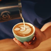 Aparat electric pentru spumarea laptelui GRAEF MS402 – 230 ml, înveliș antiaderent, 4 programe, oprire automată, potrivit și pentru lapte vegetal, negru 6