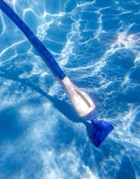 Aspirator manual pentru piscină Gre AR20637Z Medium Vac pentru curățarea fundului piscinelor de dimensiuni mici și medii 4