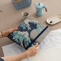 Biblioraft cu Inele Grupo Erik Hokusai Valul din Kanagawa A4 – Mapă cu 4 Inele și Copertă Rigidă, pentru Școală și Birou 2
