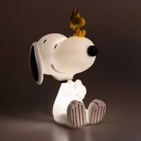 LED lampa Grupo Erik Peanuts Snoopy figúrka – náladové osvetlenie, stolová dekorácia, nočná lampa pre deti aj dospelých – žltá – oficiálna licencia 2