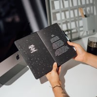 Caiet A5 cu puncte Grupo Erik Star Wars Darth Vader și pix sabie laser - negru 5