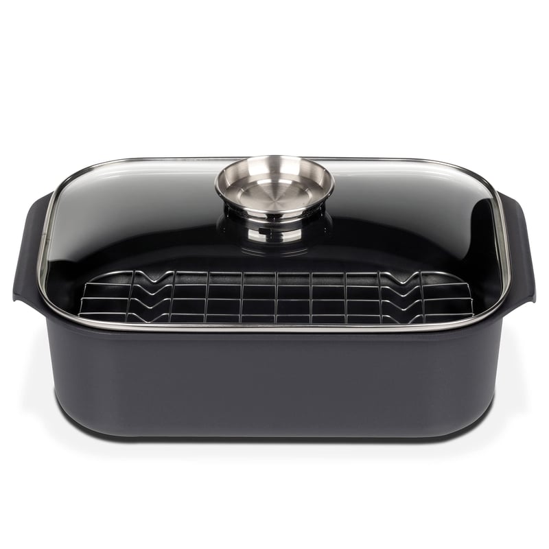 Obdĺžnikový pekáč GSW Gourmet s aromatizovanou sklenenou pokrievkou a grilovacou vložkou, liaty hliník, čierny, 40x26x11 cm, 8 litrov, na dusenie a pečenie