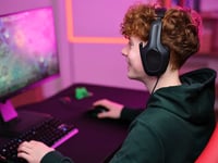 GXTrust Rayne ľahké herné slúchadlá PC Xbox PS5 Switch Mobil čierne cez uši 50 mm menič 3,5 mm jack 2 m kábel káblové slúchadlá 9
