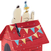 Narodeninové 3D pohľadnice Hallmark Paper Wonder Peanuts – motív Snoopyho búda 5