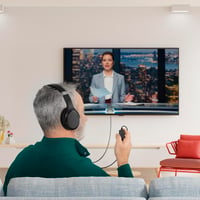 TV slúchadlá Hama so 6 m káblom, čierne, samostatné ovládanie hlasitosti pre ľavú/pravú stranu, cez uši (over-ear), pre seniorov a ľudí so sluchovým postihnutím, 3,5 mm + 6,35 mm konektor 6