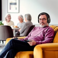TV slúchadlá Hama so 6 m káblom, čierne, samostatné ovládanie hlasitosti pre ľavú/pravú stranu, cez uši (over-ear), pre seniorov a ľudí so sluchovým postihnutím, 3,5 mm + 6,35 mm konektor 7