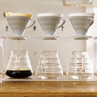 HARIO V60 01 Kerámia Kávécsepegtetõ Fehér Kávékészítõ Csatornás Kiöntõvel 5