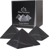 Heka Naturals Shungit piramis szett 3 darab 10 cm fekete ásványkő dísz meditációhoz nappaliba 1