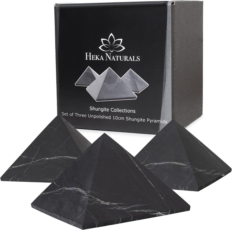 Heka Naturals Shungit piramis szett 3 darab 10 cm fekete ásványkő dísz meditációhoz nappaliba