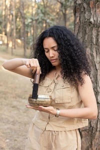 Himalayan Bazaar Nagy Tibeti Hangtál Szett - Bronz, 5 Hüvelykes - Meditációhoz, Relaxációhoz - Mantra Mintával, Selyempárnával

AI: Himalaya 7