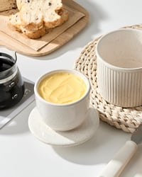 Keramická dóza na maslo Home Decor s poklopom, 250 g, prúžkovaná s reaktívnou glazúrou, maselnička s vodným chladením na kuchynskú linku – veľká, škvrnitá krémová farba 7