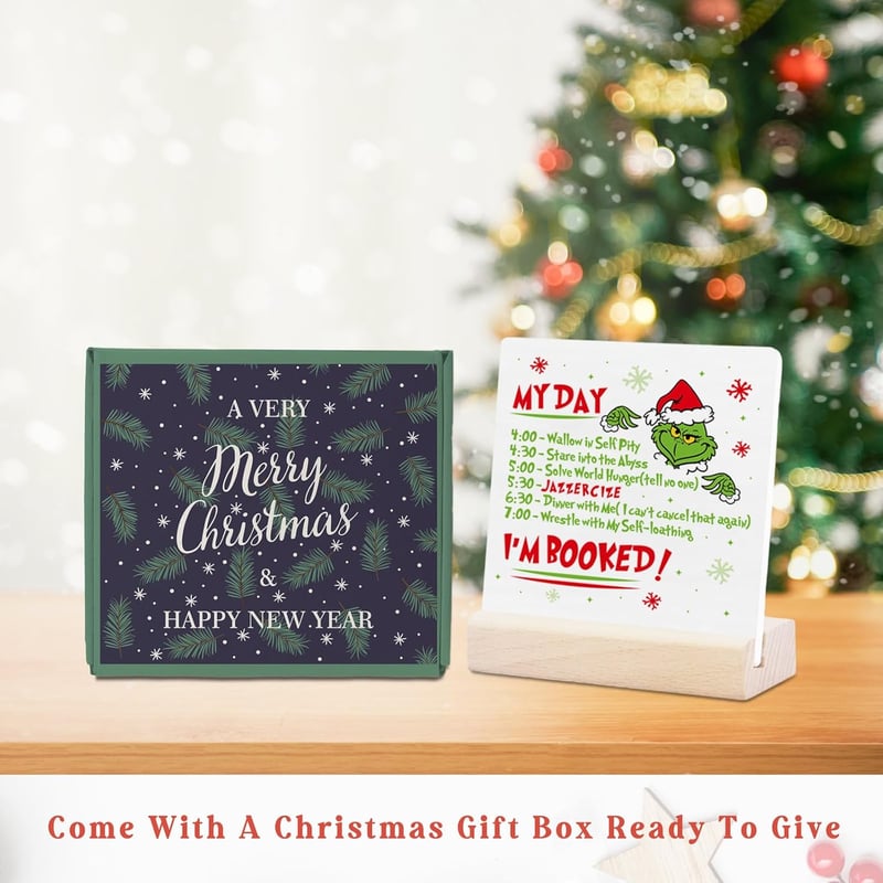 Decorațiune de Crăciun pentru Masă Grinch Homythe - Placă Ceramică cu Suport din Lemn, Decor Rustic Cinematic, Formă Pătrată, 11x10 cm
