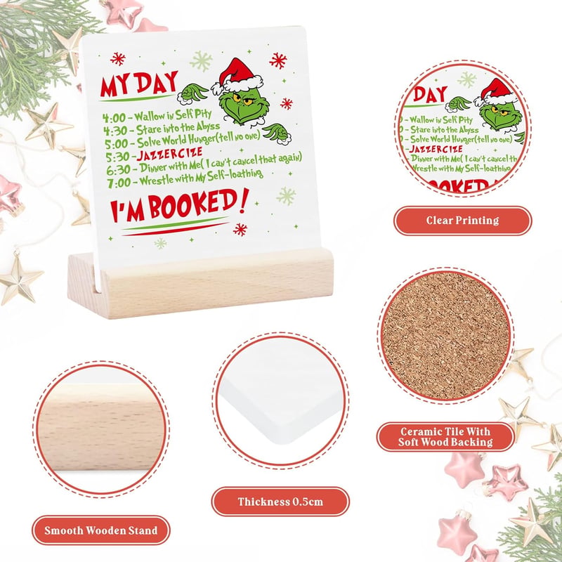 Decorațiune de Crăciun pentru Masă Grinch Homythe - Placă Ceramică cu Suport din Lemn, Decor Rustic Cinematic, Formă Pătrată, 11x10 cm